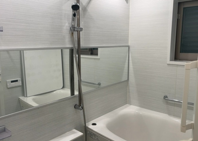 【浴室】 | ミオカステーロ八王子Ⅱ | 入浴時の快適さも大事なことですが、綺麗な状態を維持できなければ気持ちよく入浴できません。毎日の掃除が楽という点は大事なポイントになります！カビが生えにくく掃除がしやすい、壁や浴槽を選ぶといいでしょう。