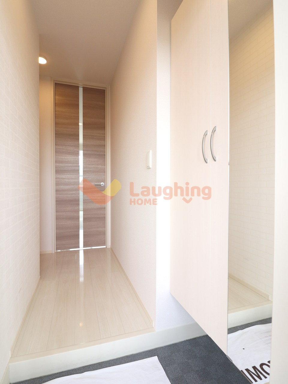 オッツ梅満の玄関|収納もある玄関です