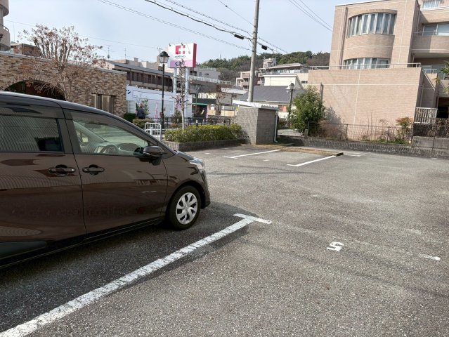 アバンウェル小林の駐車場|駐車場完備です