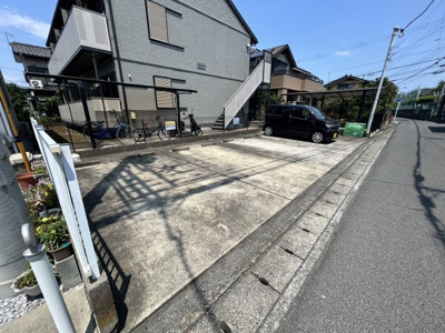 【駐車場】 | エスパシオ | 室内写真は同タイプ別室の写真です。反転タイプとなります。