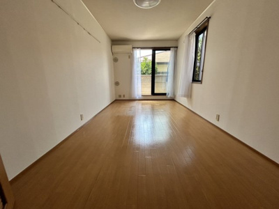 【居間・リビング】 | エスパシオ | 室内写真は同タイプ別室の写真です。反転タイプとなります。