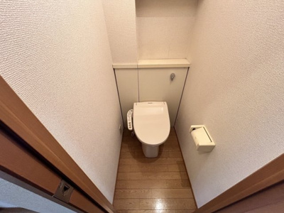 【トイレ】 | エスパシオ | 室内写真は同タイプ別室の写真です。反転タイプとなります。