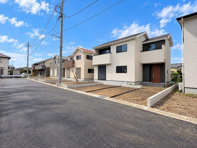 新築戸建　岐阜市東鶉5丁目　全５区画分譲の外観|「現地（2026年8月6日）撮影」　　
■全体写真　
■ヤマダ不動産　株式会社リライフ　