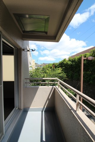 杉の木マンションのバルコニー