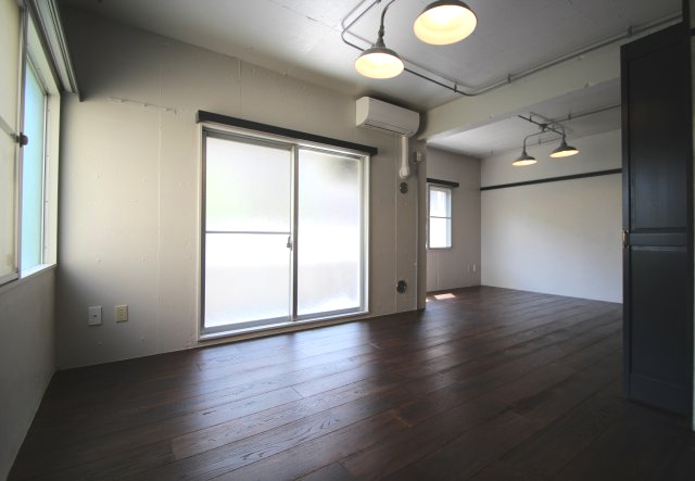 川崎市高津区諏訪２丁目の賃貸マンションの洋室