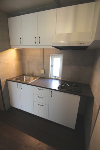 川崎市高津区諏訪２丁目の賃貸マンションのキッチン