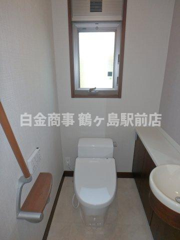 坂戸市にっさい中古戸建のトイレ