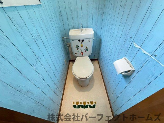 長尾元町3丁目戸建のトイレ|清潔感のあるトイレです