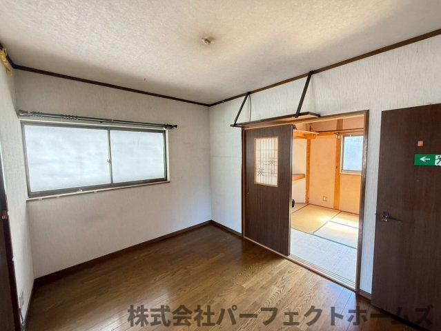 長尾元町3丁目戸建の洋室|ゆったりした洋室です