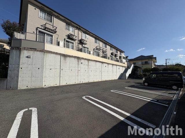 ホワイトハウスⅢの駐車場