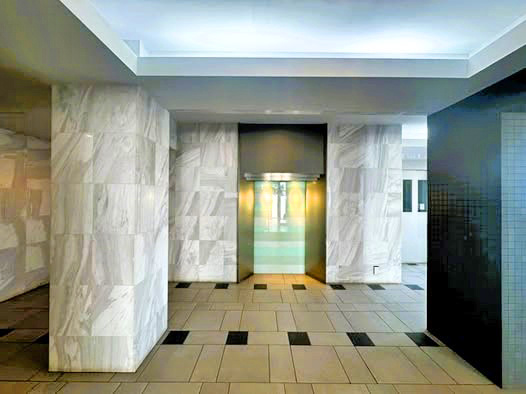 サーラ・コモド八幡山ヴェローナのエントランス