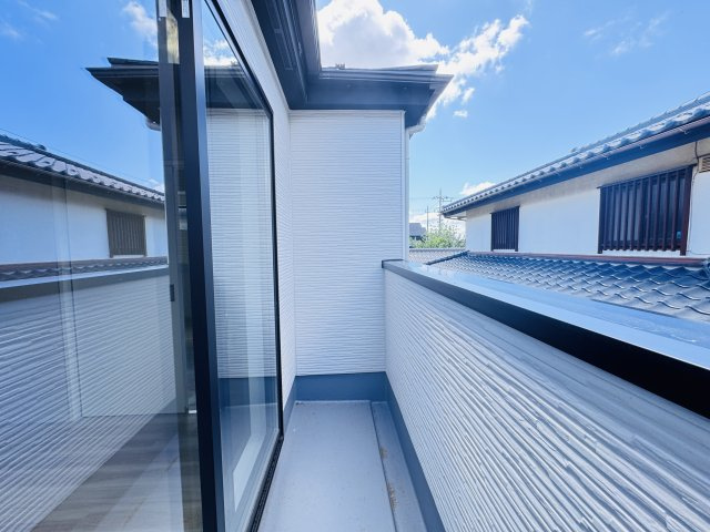 柏市花野井新築戸建【田中小学校:5分】のバルコニー|寝室前バルコニー