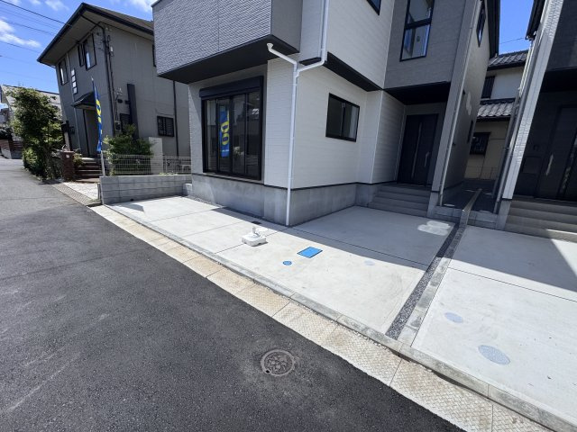 柏市花野井新築戸建【田中小学校:5分】の駐車場|2号棟駐車スペース