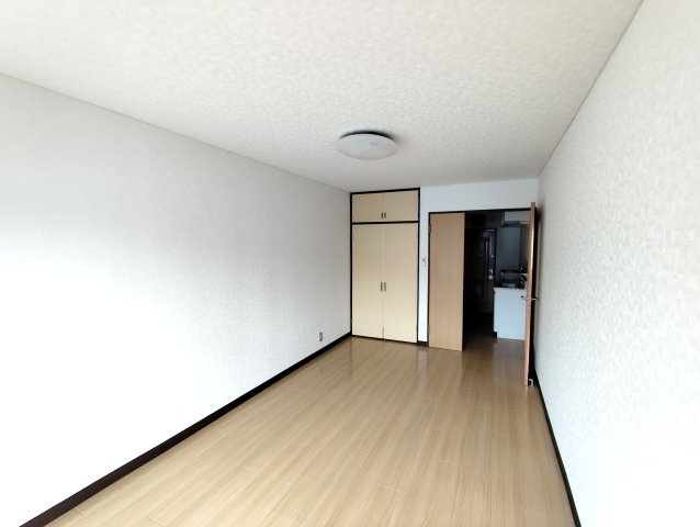 グリーンヒルズの洋室