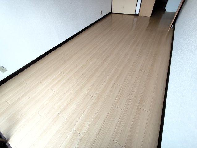 グリーンヒルズの洋室