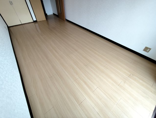 グリーンヒルズの洋室