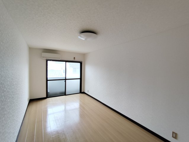 グリーンヒルズの洋室