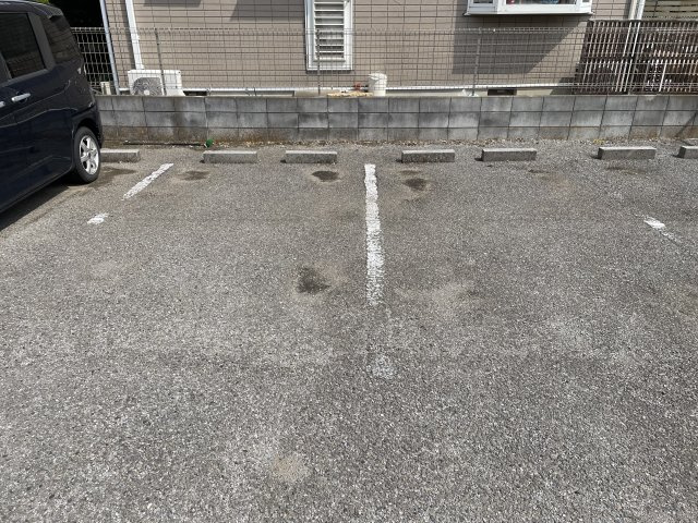 ベルグラン石井の駐車場