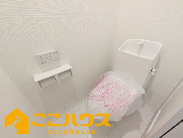 糸満市兼城　新築戸建て　全2棟　A号棟のトイレ|2階トイレ