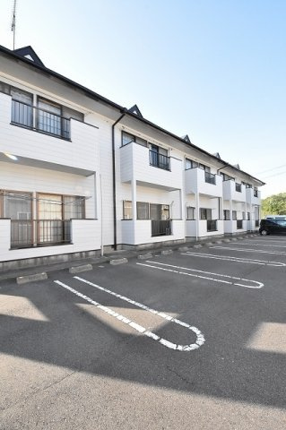 コーポサンライズの駐車場