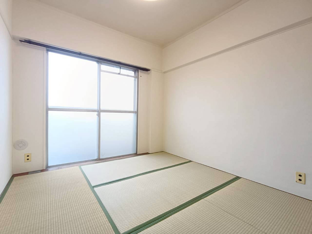 みさと団地8街区3号棟の和室|明るい和室です