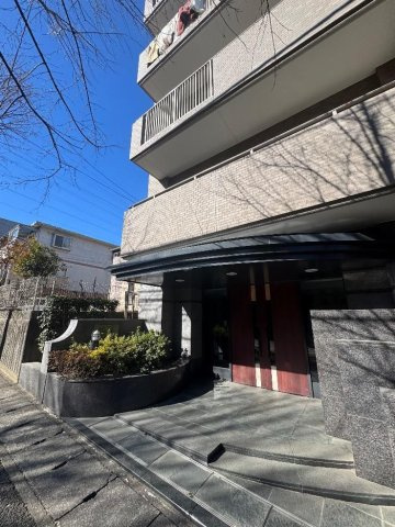 鷺沼南パーク・ホームズクエルダのエントランス