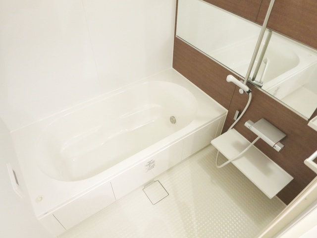 メゾンルミエールの浴室|きれいなバスルームです！