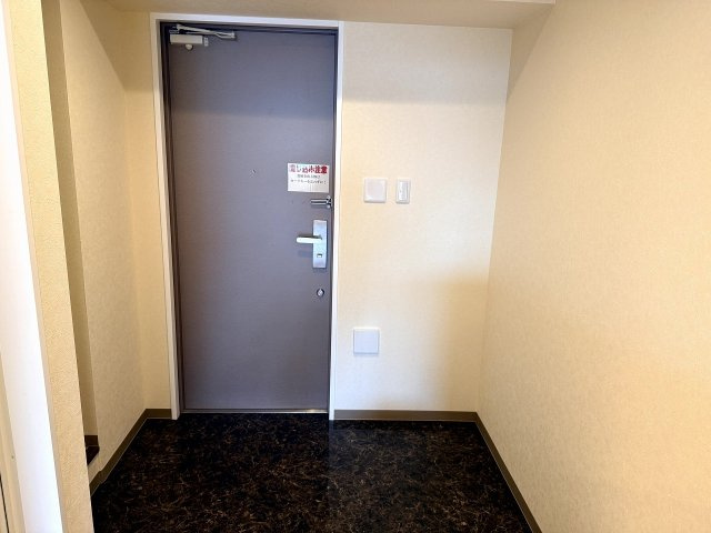 クレドール西明石Ⅲの玄関