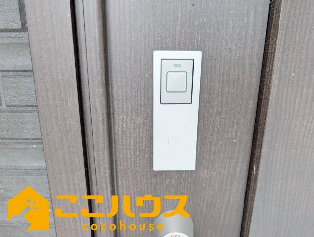 糸満市兼城　新築戸建て　全2棟　B号棟の設備|スマートキー対応玄関ドア