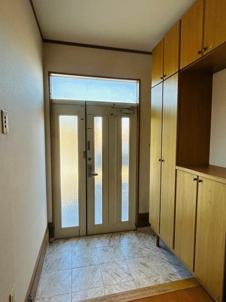 愛知郡東郷町春木台５丁目の中古一戸建の玄関