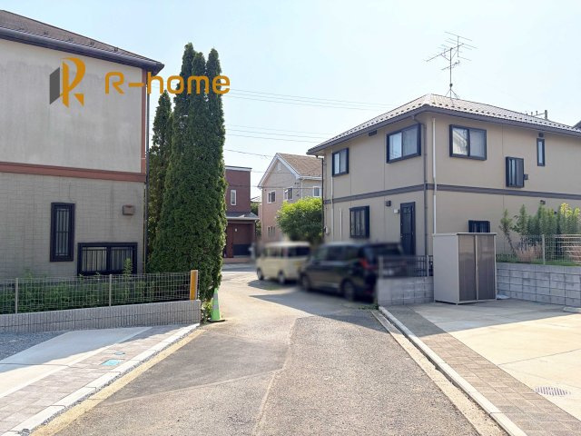 土浦市小岩田東2丁目6期　新築戸建て　1号棟の前面道路含む現地写真|堂々！建物完成♪実際のお部屋をご見学可能です♪
ご見学が一番の資料！お気軽にお問い合わせ下さい♪