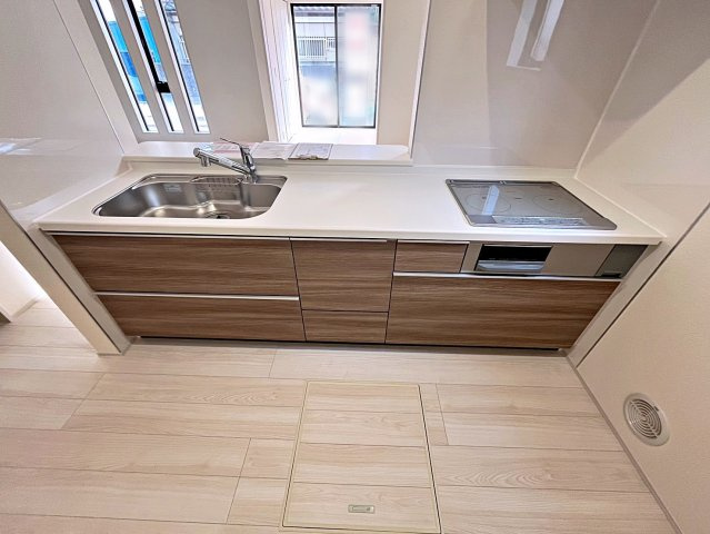 新築戸建・新築建売　福島市大森鶴巻第2　大森小・信夫中のキッチン|IHクッキングヒーターで火災の心配を軽減してくれます！
