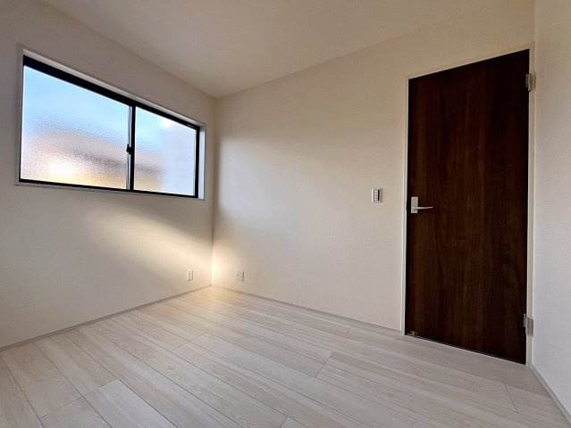 新築戸建・新築建売　福島市大森鶴巻第2　大森小・信夫中の洋室|陽当たりが良い洋室はくつろぎのプライベート空間！