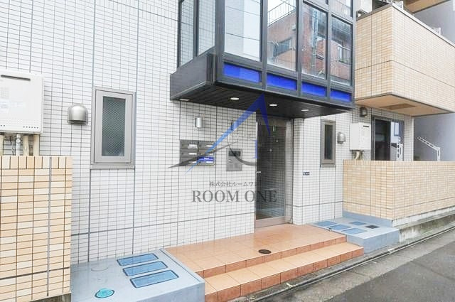 アドバンスのエントランス|エントランスです。