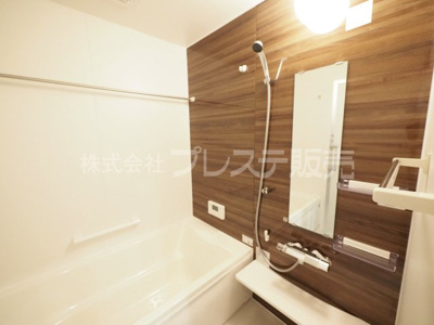 【浴室】 | 奈良市西ノ京町丁目の新築一戸建 全３区画 | 現地写真（１号地浴室）浴室暖房乾燥機を標準装備！