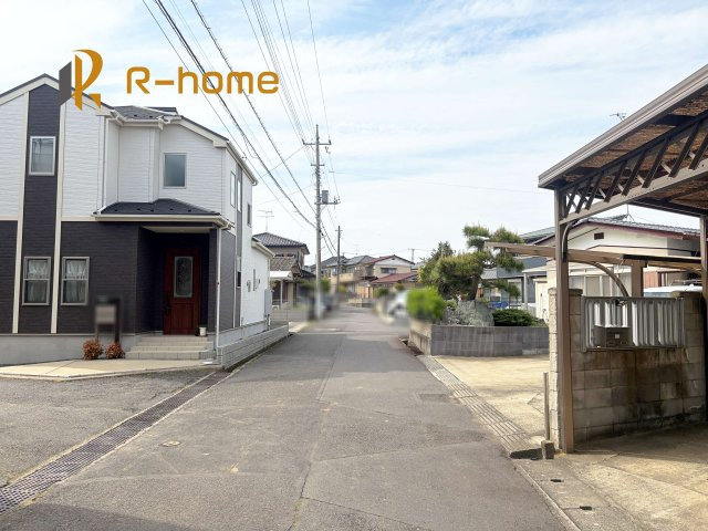 土浦市小岩田東2丁目6期　新築戸建て　2号棟の前面道路含む現地写真|『今から見たい！』大歓迎です♪
お気軽にＲ－ｈomeまでお問い合わせください。