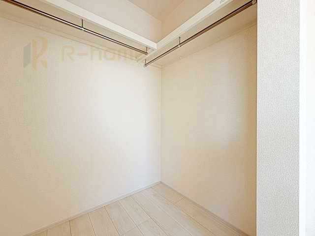土浦市小岩田東2丁目6期　新築戸建て　2号棟の収納|人気のウォークインクローゼット！アウター類はもちろん、季節ものや寝具も収納できます！