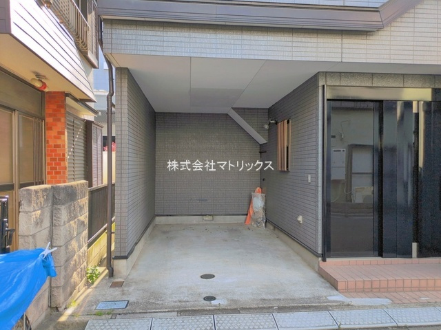 板橋区東坂下1丁目　生活快適エリア　新規リフォーム戸建の駐車場
