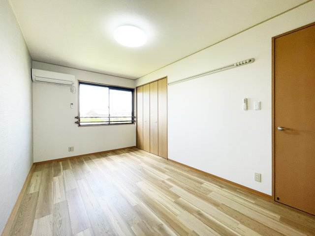 ファミール三軒屋　Ａ棟の居間・リビング