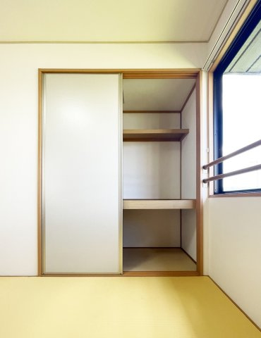 ファミール三軒屋　Ａ棟の収納