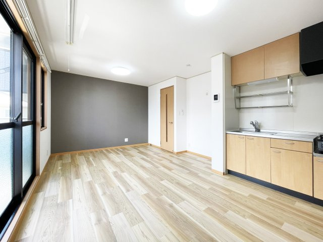 ファミール三軒屋　Ａ棟の居間・リビング