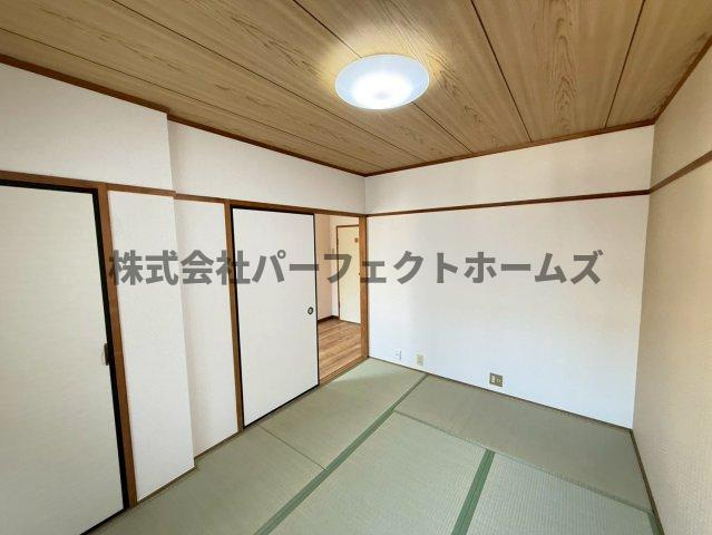 羊燈館メゾン香里園緑町の和室|趣のある和室です