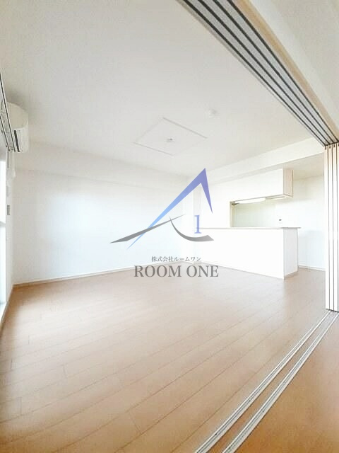 プラティーク六町の居間・リビング|洋室のお部屋です。