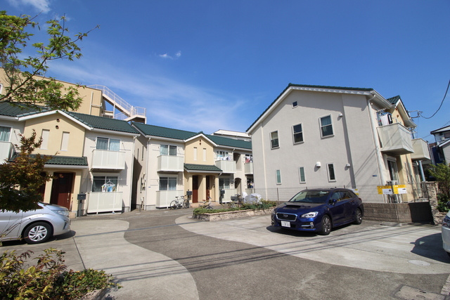 ブレスユーBの駐車場