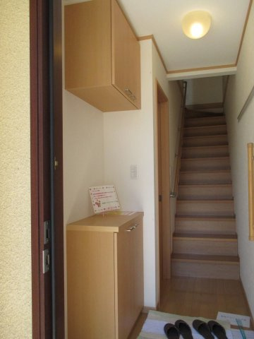 ブレスユーBの玄関