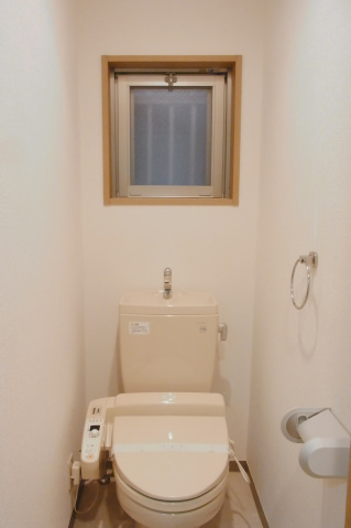 スカイコート本郷東大前壱番館のトイレ|バストイレ別　