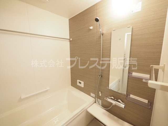 奈良市西ノ京町丁目の新築一戸建 全３区画の浴室|現地写真（３号地浴室）浴室暖房乾燥機を標準装備！