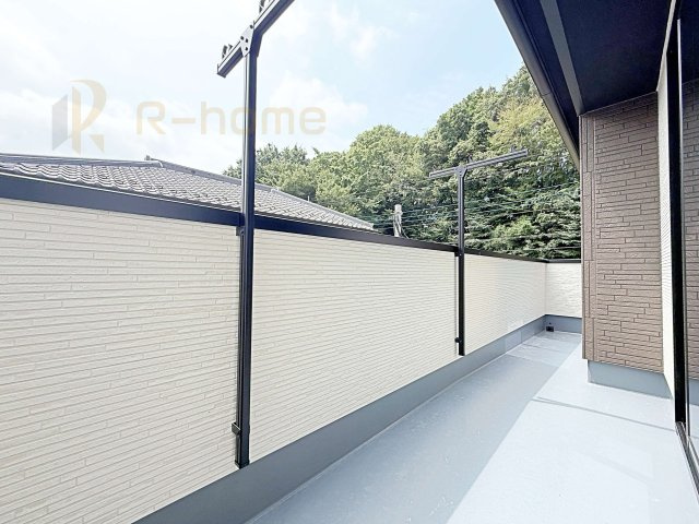 流山市名都借6期　新築戸建て　1号棟のバルコニー|お布団やラグなどの大きな物も干しやすい広々としたバルコニー！