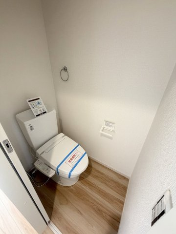 三郷市高州1丁目　新築戸建　全1棟のトイレ|2階のトイレです