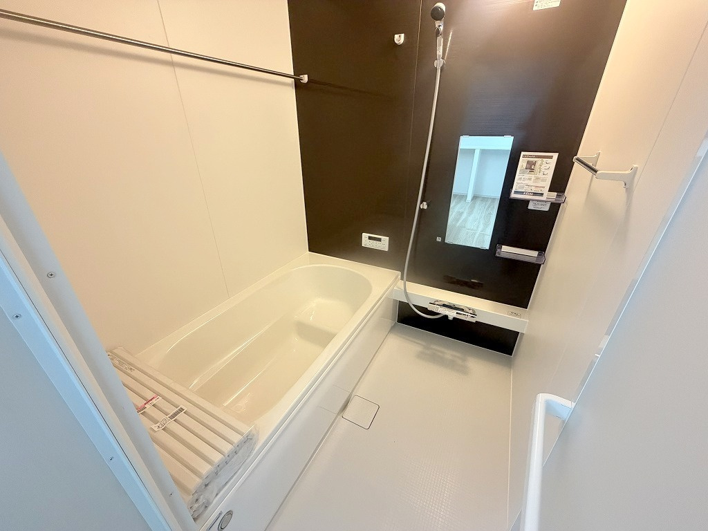 三郷市高州1丁目　新築戸建　全1棟の浴室|追焚・浴室乾燥機付きの快適な一坪バス
